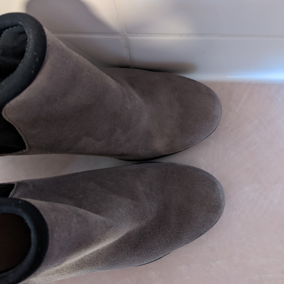 Clarks Artisan Booties Size 8 - Picture 2 of 10